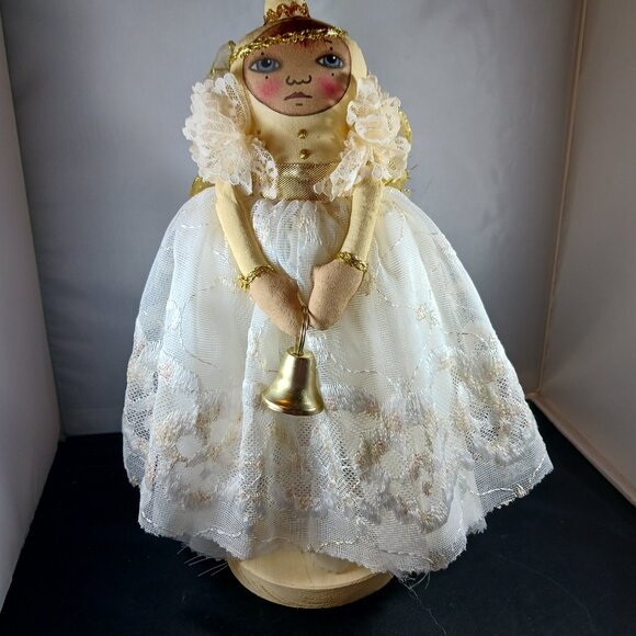 Vintage Primitive Style Artisan Doll Christmas Ornament - Picture 8 of 8